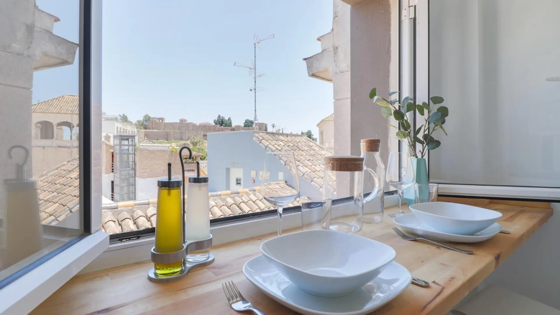 C79 - Fabulous Apartment Alcazaba Views Малага
